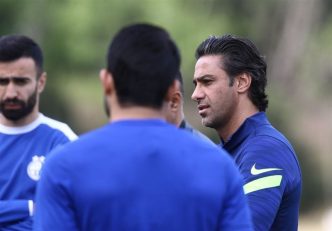 حضور مهدی فنونی زاده و فرد ملکیان دو بازیکن پیشین استقلال در تمرین عصر امروز آبی پوشان