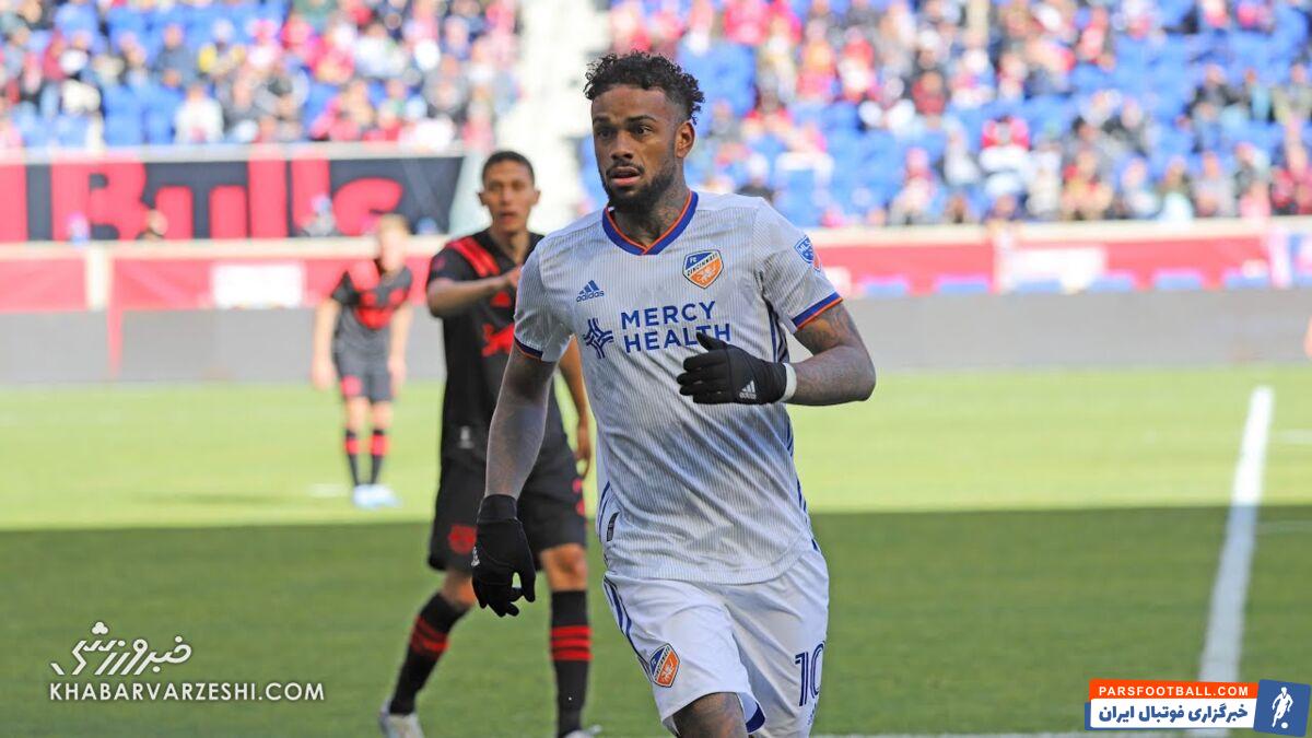 شاه ماهی نقل و انتقالات از چنگ پرسپولیس خارج شد