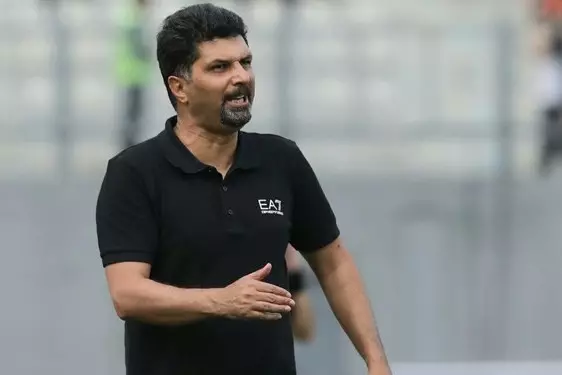 مجتبی حسینی سرمربی تیم فوتبال آلومینیوم اراک درباره اوضاع لیگ برتر صحبت کرد