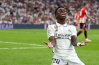 وینیسیوس در حال تمرین راگبی در کنار جاستین جفرسون، ستاره امریکایی NFL راگبی