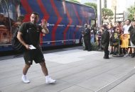 بارسلونا ؛ عکس و امضای ستاره های بارسلونا با هواداران در لس آنجلس آمریکا