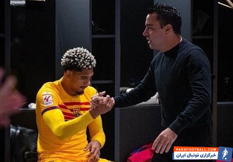 بارسلونا ؛ جلسه 45 دقیقه ای ژاوی با بازیکنان بارسلونا پس از باخت به شاختار