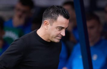 لاپورتا ؛ حضور لاپورتا در ورزشگاه برای تماشای بازی تیم دوم بارسلونا تحت هدیت مارکز