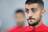 حسینی ؛ نگاه خیره مجید حسینی به توپ در دیدار برابر فلسطین