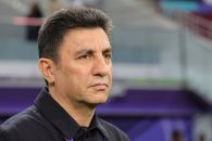 امیر ؛ چهره گرفته و درهم امیر قلعه نویی روی نیمکت در دیدار با هنگ کنگ