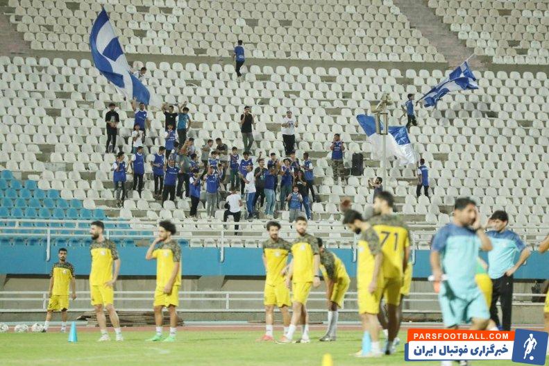 استقلال خوزستان ؛ جشن تولد محمود مطلقزاده بازیکن استقلال خوزستان در تمرین