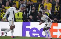 بلینگام در نقش عکاس در شادی گل وینیسیوس برابر دورتموند