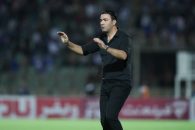 لیگ برتر ؛ هواداران استقلال علیه جواد نکونام شعار حیاکن رها کن سر دادند