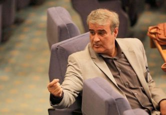 فوتبال ؛ منصور قنبرزاده : باشگاه های ایرانی تراز مالی را رعایت کنند