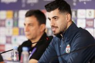 سعید ؛ سعید عزت اللهی با عینک در جشن قهرمانی شباب الاهلی