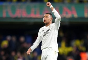 هوادار رئال مادرید با ماسک لاک پشت های نینجا حامی کیلیان امباپه