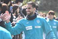 آویسپا فوکوئوکا با درخشش شهاب زاهدی مقابل حریفش به برتری رسید