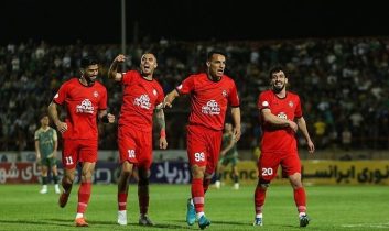 تراکتور جام قهرمانی را روی لوگو خود قرار دادند