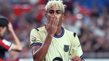 تعویض پیراهن بین یامال و لینگارد در دیدار دوستانه بارسلونا و اف سی سئول