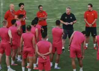 هواداران تراکتور قصد دارند بنری علیه ریکاردو آلوز به ورزشگاه نقش جهان ببرند