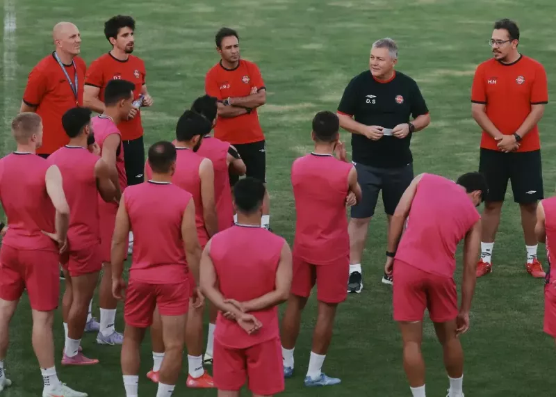 هواداران تراکتور قصد دارند بنری علیه ریکاردو آلوز به ورزشگاه نقش جهان ببرند