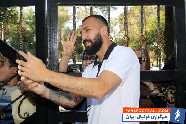 روزبه چشمی کاپیتان استقلال مشکلی برای دیدار با تراکتور نخواهد داشت