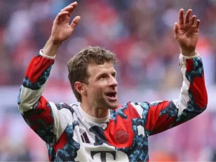 استقبال رهبران بومی قبیله «ماسکویام» از توماس مولر در بدو ورود به کانادا