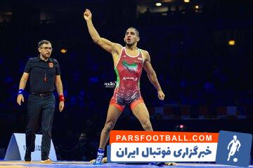 رحمان عموزاد کشتی‌گیر تیم ملی ایران در رقابت‌های جهانی کشتی آزاد ۲۰۲۵ قهرمان شد