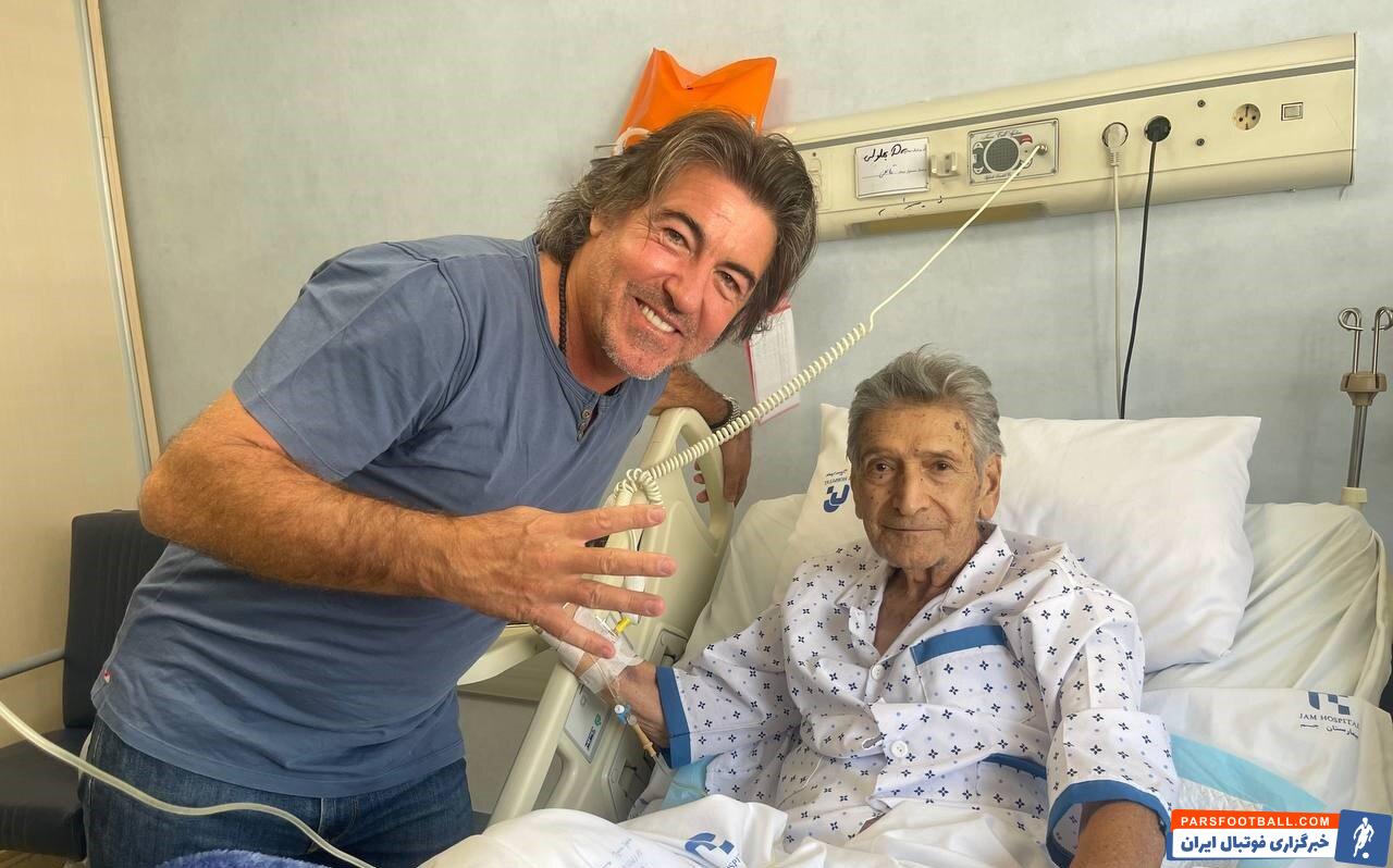 عیادت ریکاردو ساپینتو سرمربی استقلال از اکبر کارگرجم در بیمارستان
