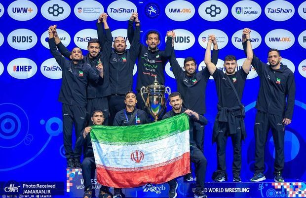 2112210_978-1 صحبت های کشتی گیران ایران در بازگشت به کشور بعد از قهرمانی در دنیا