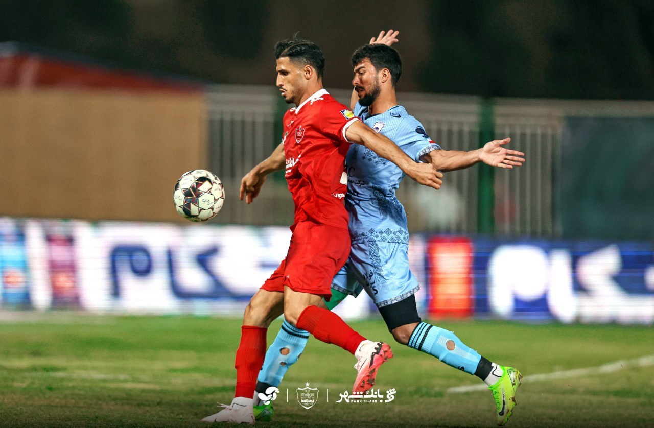 آبروریزی جدید فوتبال ایران در بازی چادرملو و پرسپولیس؛ ورزشگاه تختی عروس تعریفی و آزادی همچنان تعطیل آبروریزی جدید فوتبال ایران در بازی چادرملو و پرسپولیس؛ ورزشگاه تختی عروس تعریفی و آزادی همچنان تعطیل