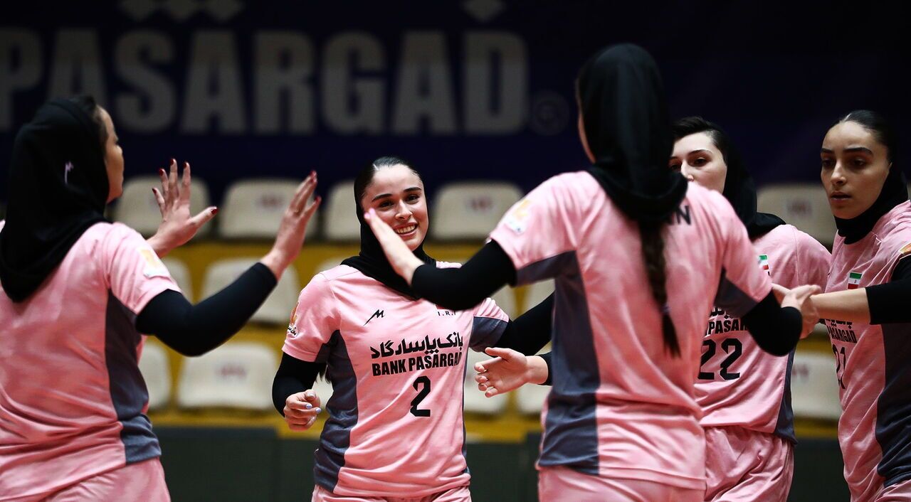 2120736_381-1 زمان نخستین بازی تیم ملی والیبال زنان ایران در جام ملتها