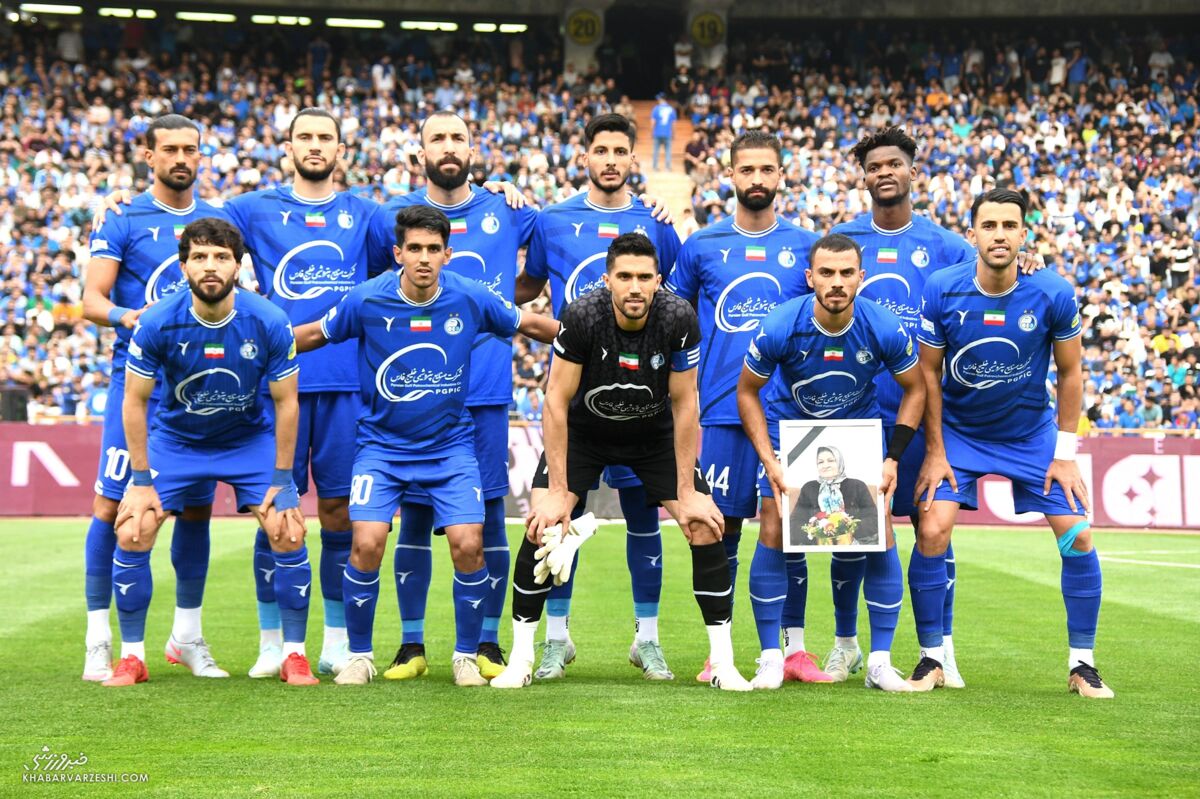 386594 تیمی استقلال در دیدار با پیکان 6 اردیبهشت