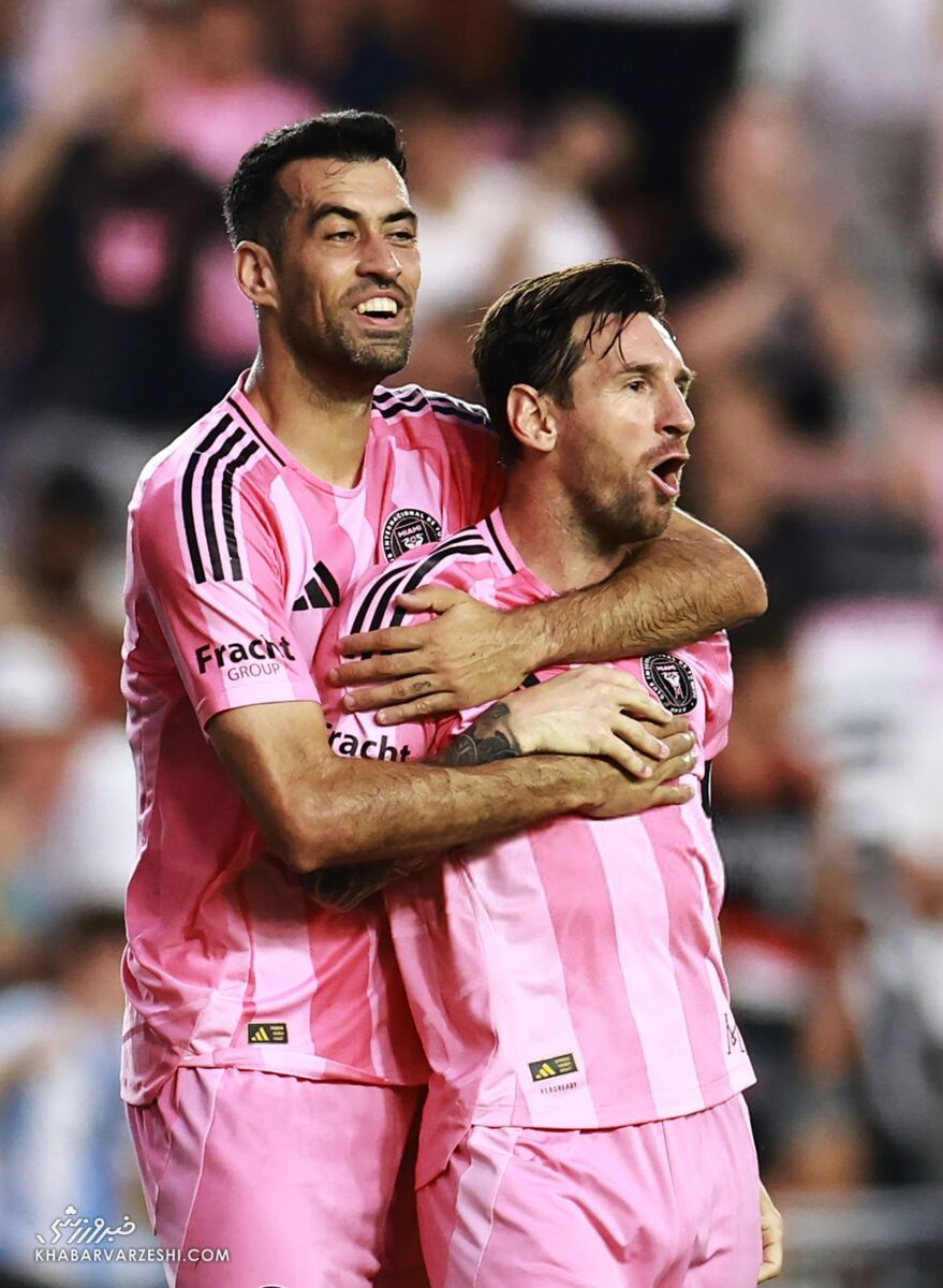 405106 لیونل مسی و سرخیو بوسکتس