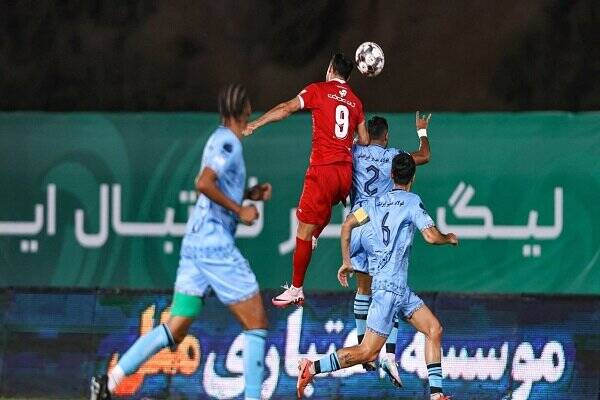 متوقف پرسپولیس برابر چادرملو/ دیدار سخت در زمین ناهموار تختی تهران