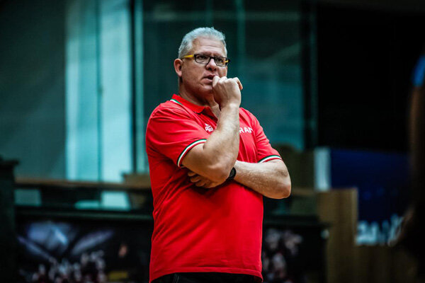 5591189 داوری:با مانولوپولوس ادامه میدهیم/منتظر شگفتی در بسکتبال دختران هستیم