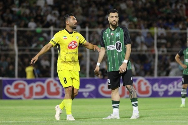 5676474-1 تقابل صدرنشین فعلی با صدرنشین واقعی؛ پرسپولیس دنبال پرواز با قو!