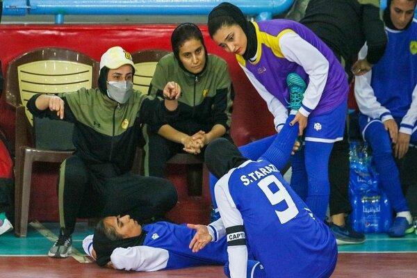 5694329 مربی لیگ: بودجه کل تیم فوتبال زنان کمتر از یک بازیکن ذخیره مردان است