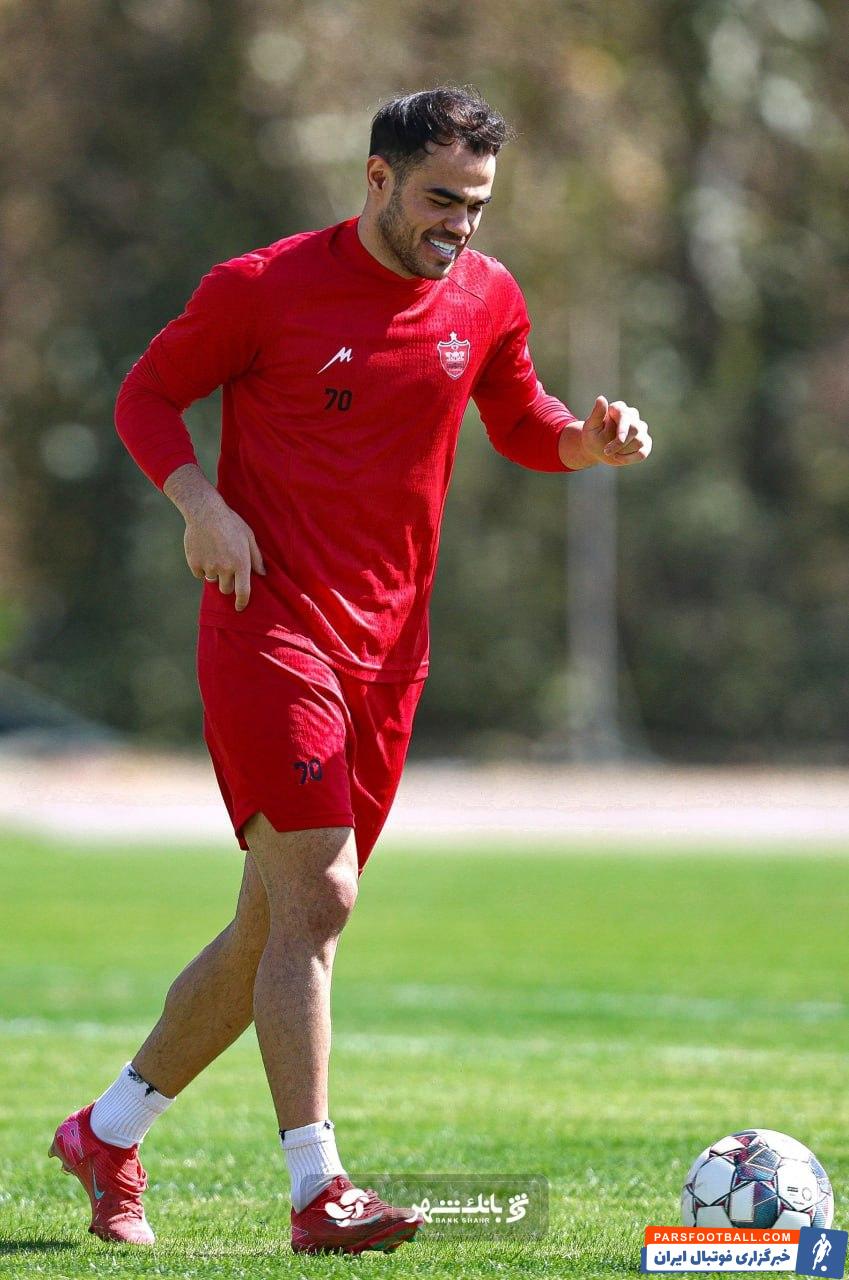 پا به توپ شدن اوستون اورونوف در تمرین پرسپولیس پس از بهبودی از مصدومیت