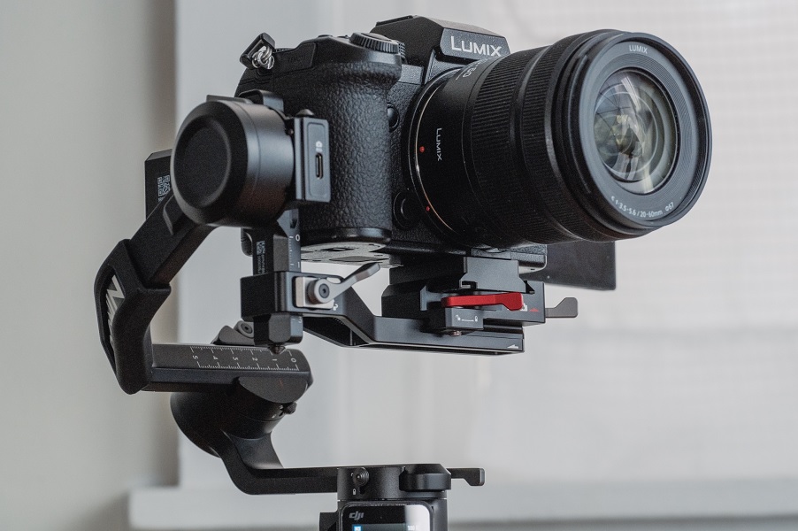 آشنایی با خانواده DJI RS 4: نسل جدید لرزشگیرهای هوشمند