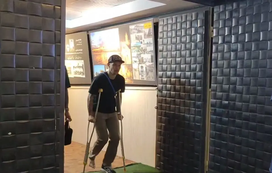 d8a7db8cd988d8a7d986d8b3d8a7d986da86d8b2-1 ایوان سانچز با عصا ورزشگاه را ترک کرد