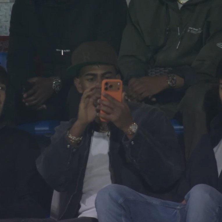 g1zag-cxqaapn-w آیفون لامین یامال