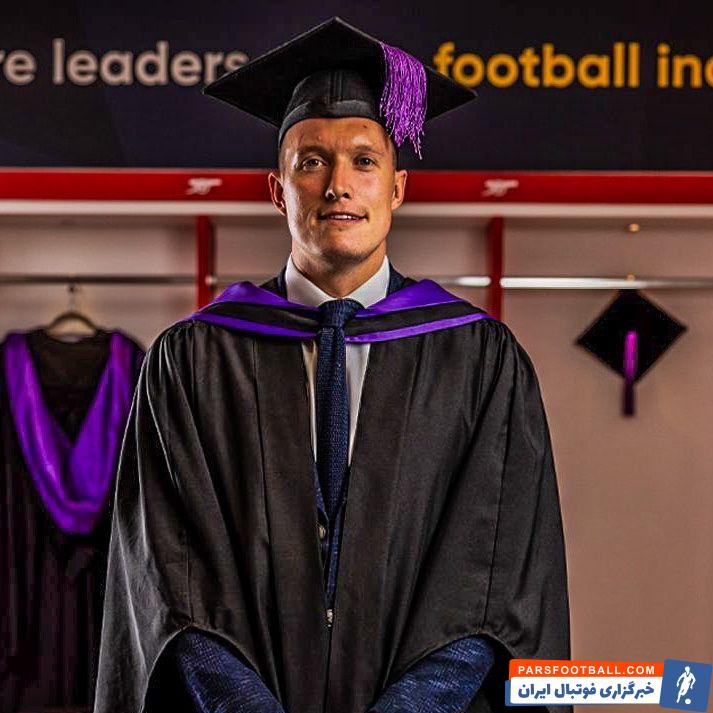 فارغالتحصیلی فیل جونز ستاره پیشین منچستریونایتد در رشته مدیریت ورزشی