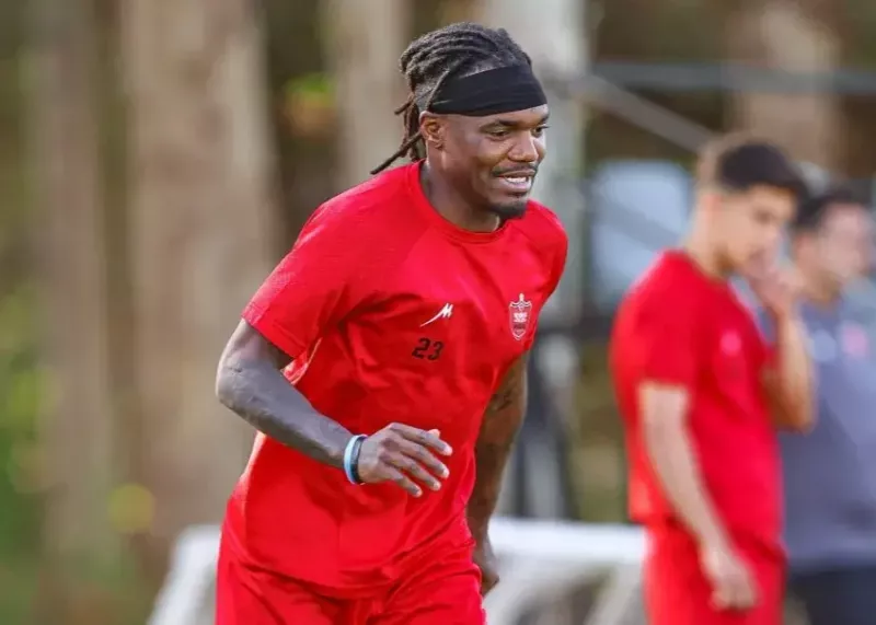 بازگشت رضا شکاری و تیوی بیفوما به تمرین پرسپولیس