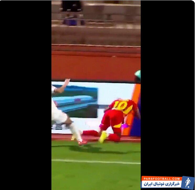 عکس| گردن فوتبالیست توگویی شکست
