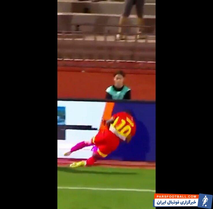 عکس| گردن فوتبالیست توگویی شکست