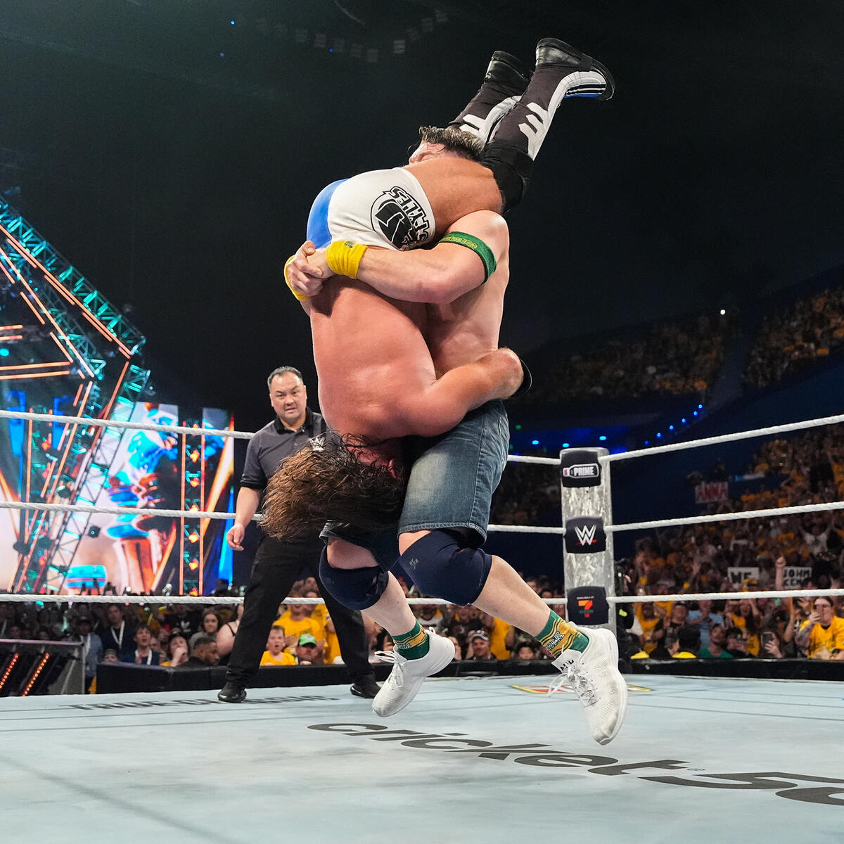 102_jewel_10112025rf_47517 کشتی کج