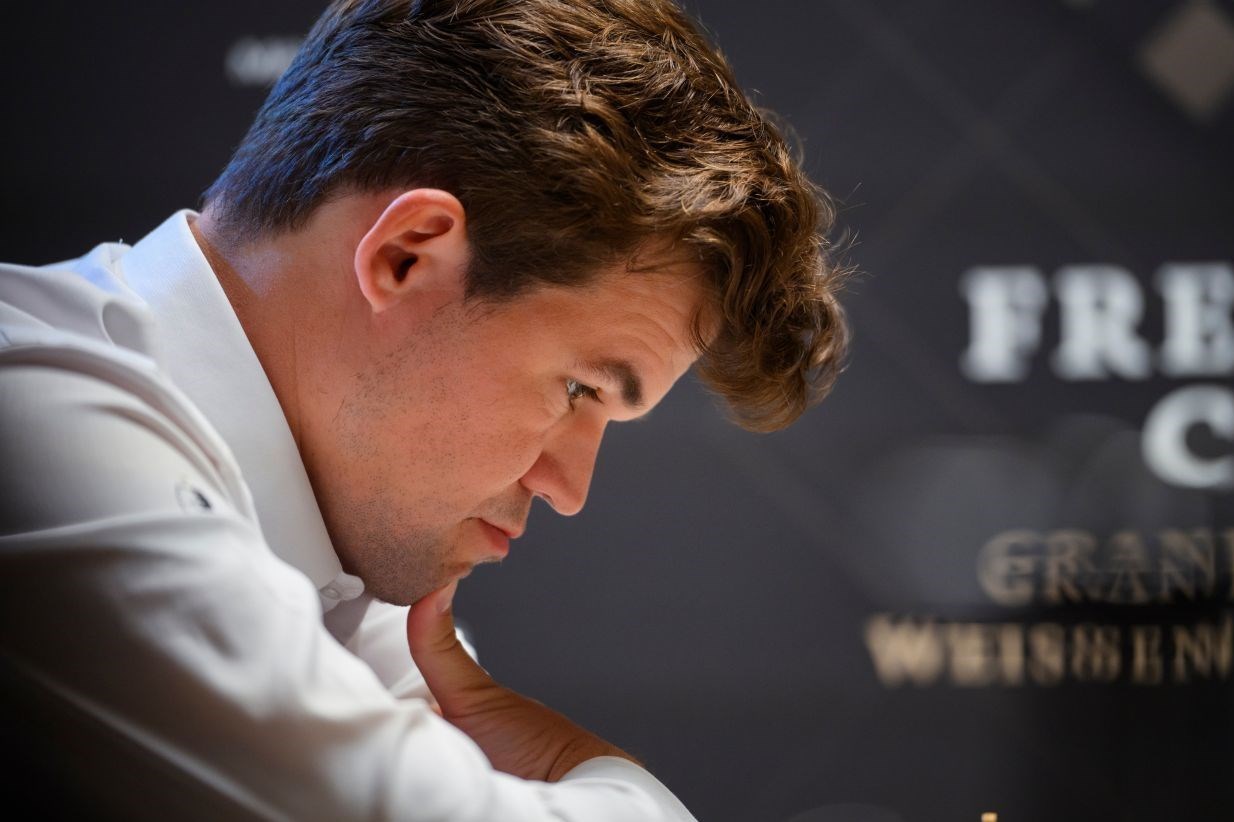 14040231121608642329229110 شطرنج ,