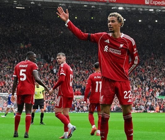 تیم فوتبال لیورپول انگلیس ,