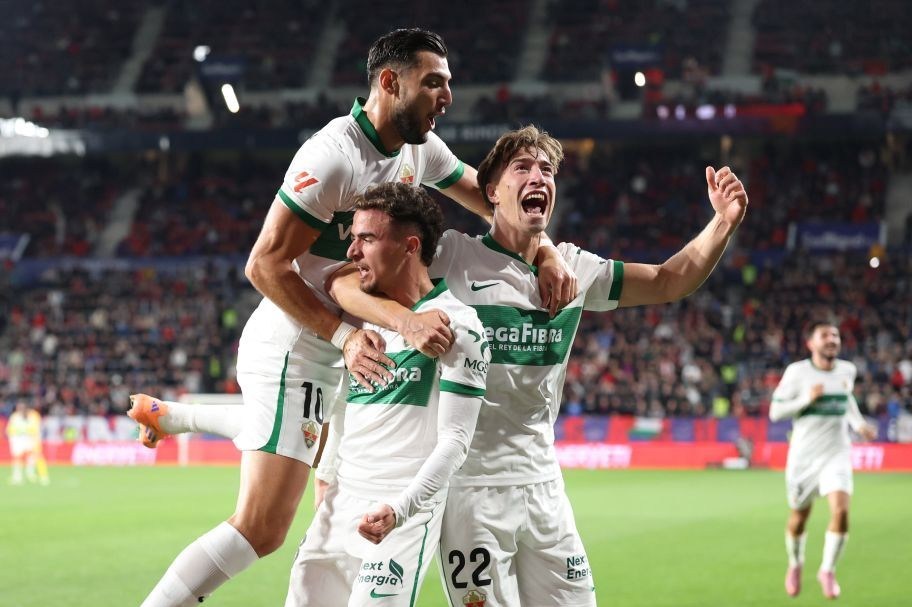 14040715134521952342742310 تیم فوتبال کریستالپالاس انگلیس ,