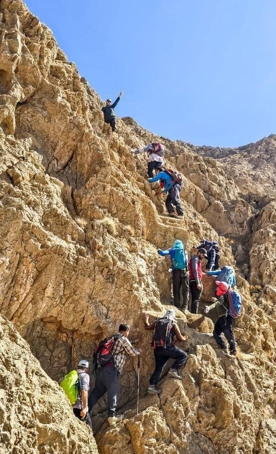 14040721162335859343395210 کوهنوردی ,