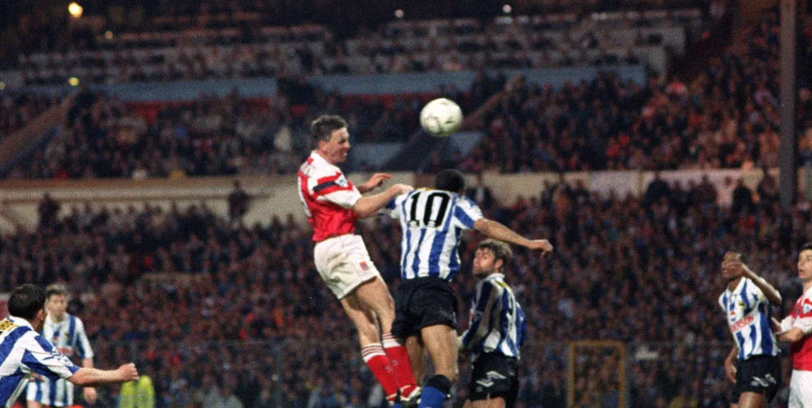 2025-10-17_094702 اندی لینیان در دیدار آرسنال و شفیلد ونزدی