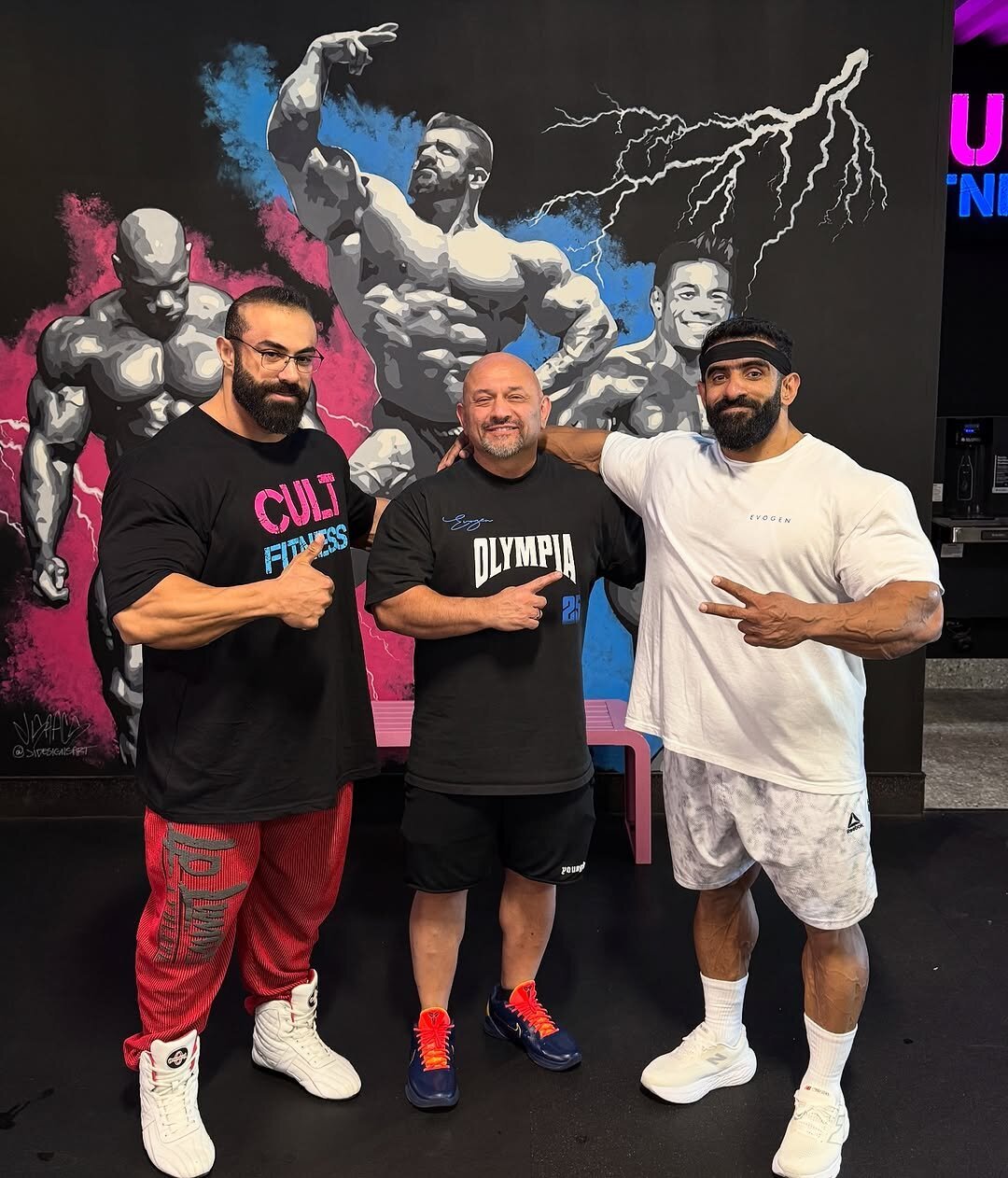 2127855_805-1 عکس: قابی که شایعات درباره هادی چوپان را پایان داد