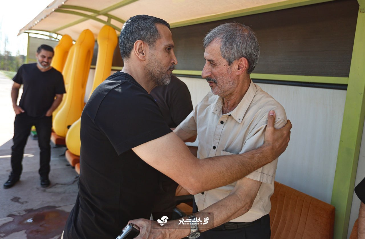 حضور درویش، مایلی‌کهن و کاویانپور در کنار قرمزها