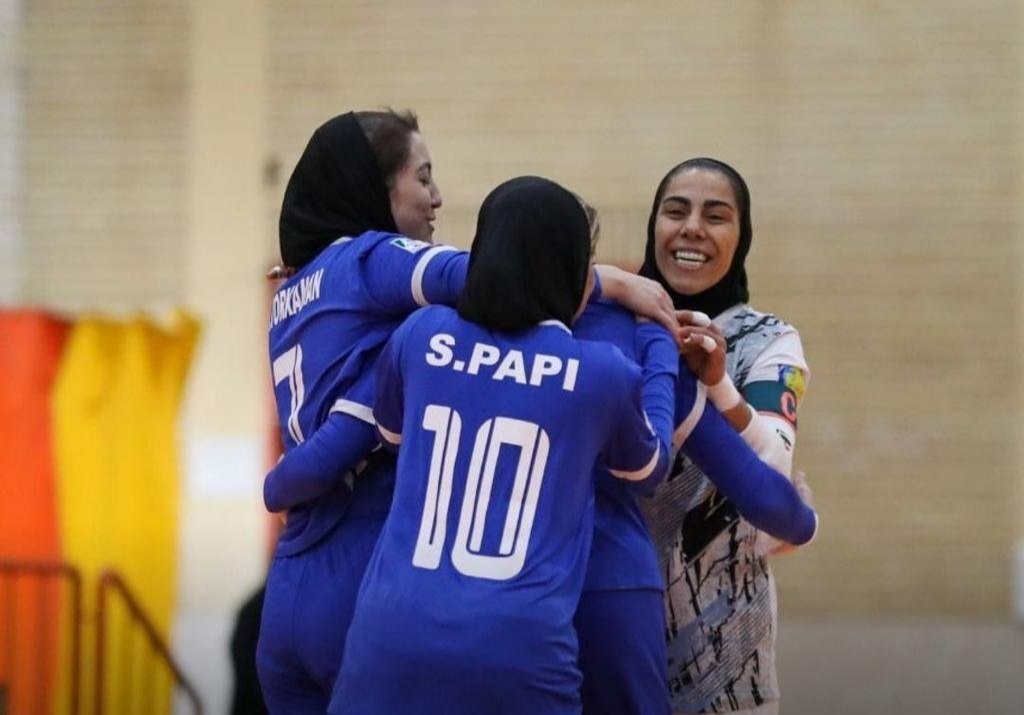 2135781_899-1 سه امتیاز به حساب استقلال با حکم انضباطی واریز شد